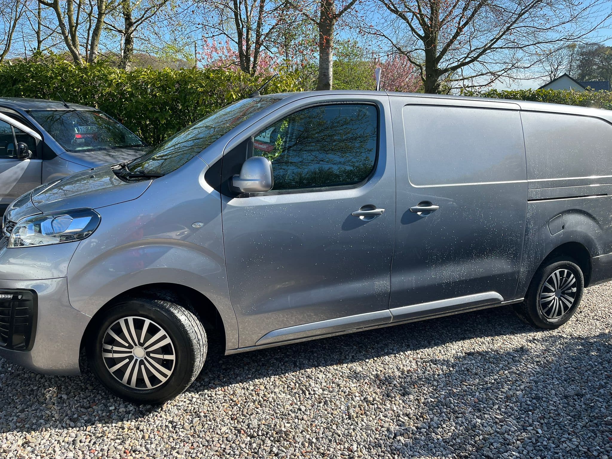 Vehicle image 5 of 21