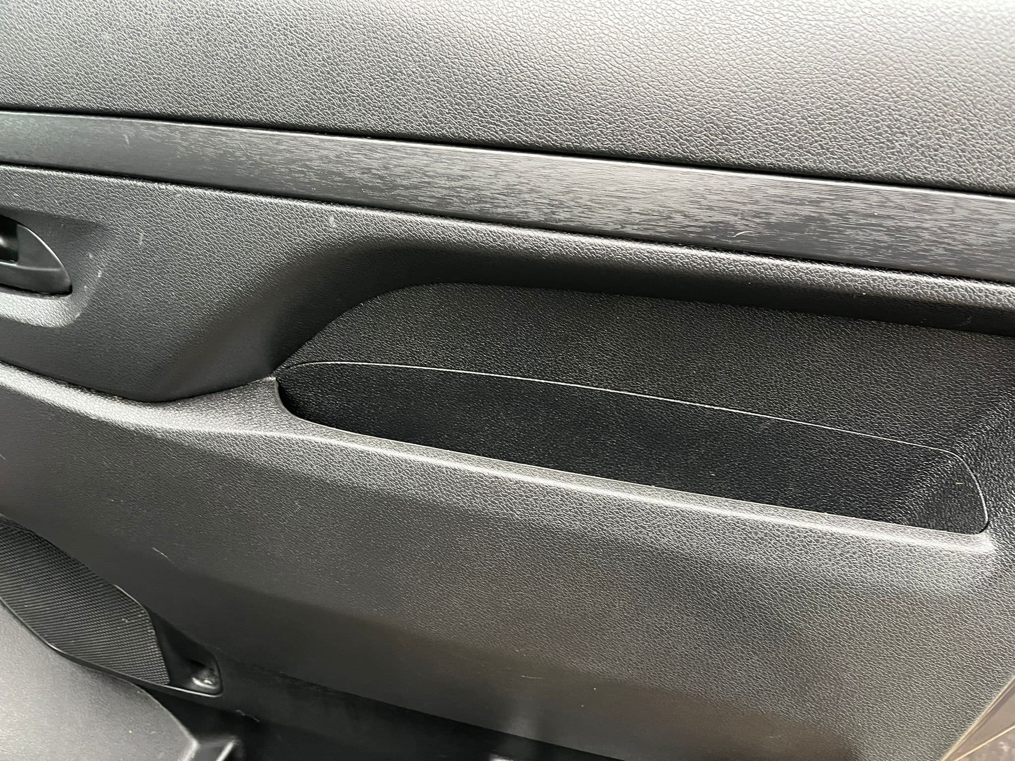 Vehicle image 17 of 21