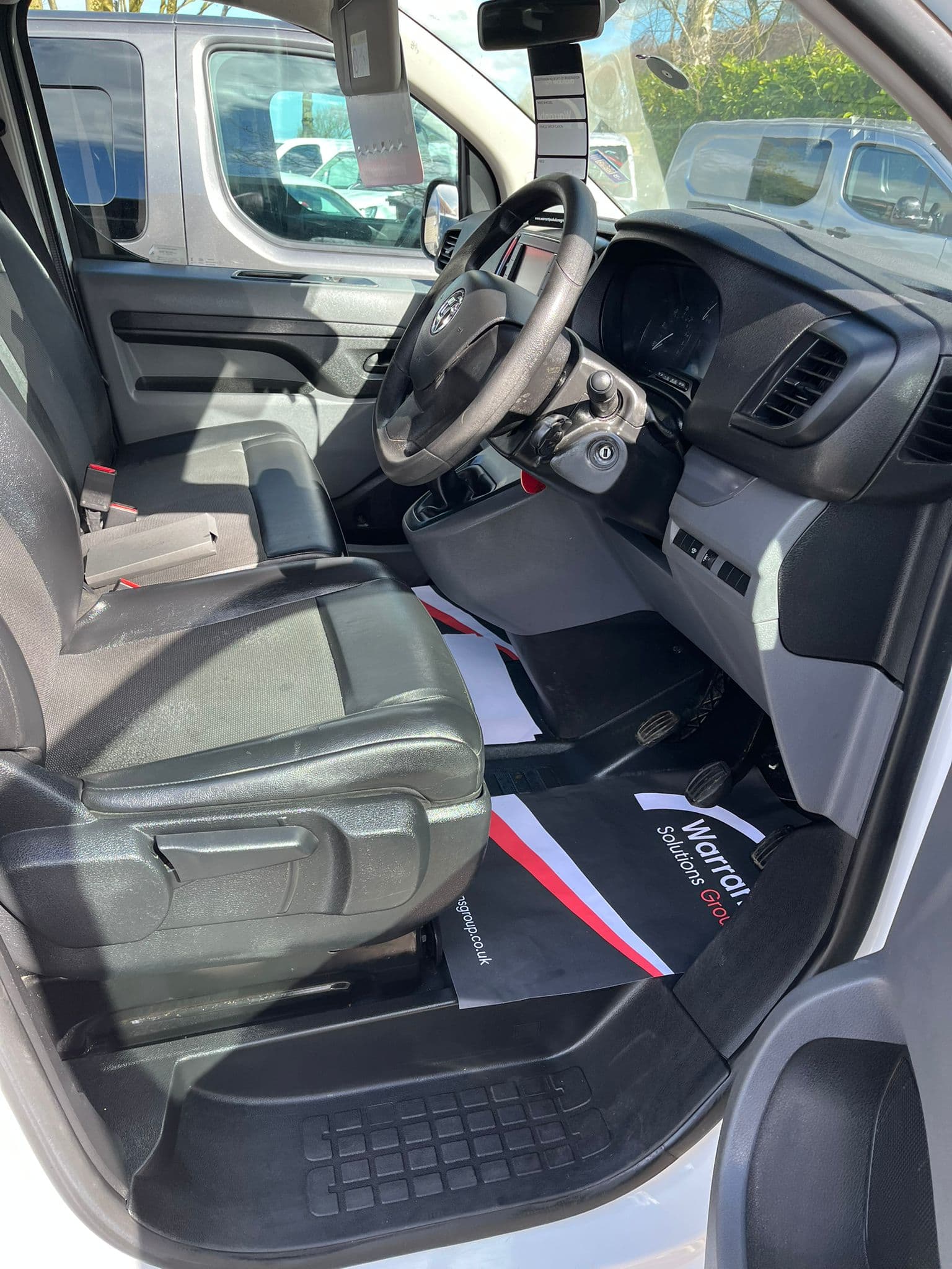 Vehicle image 8 of 24