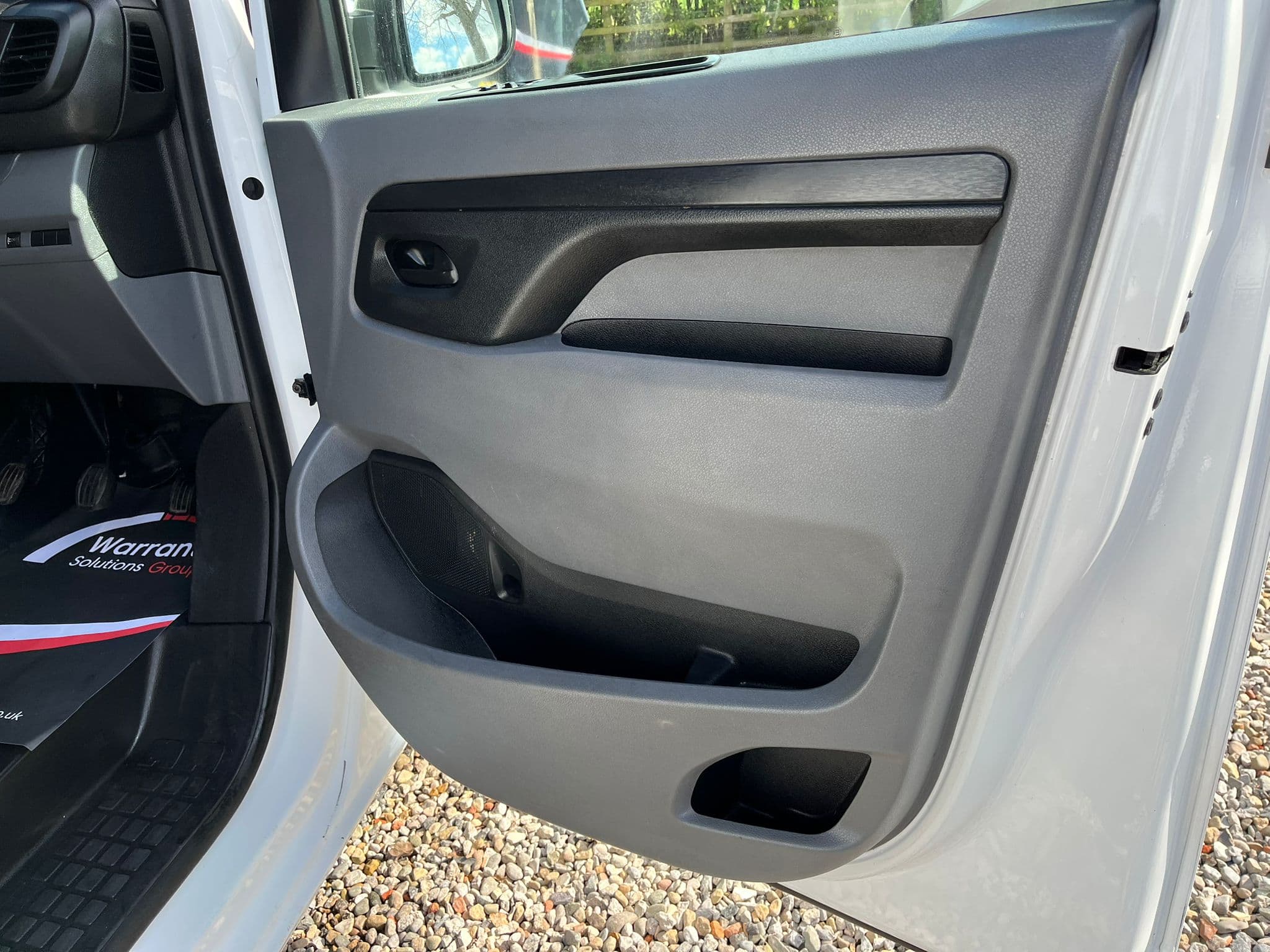 Vehicle image 14 of 24
