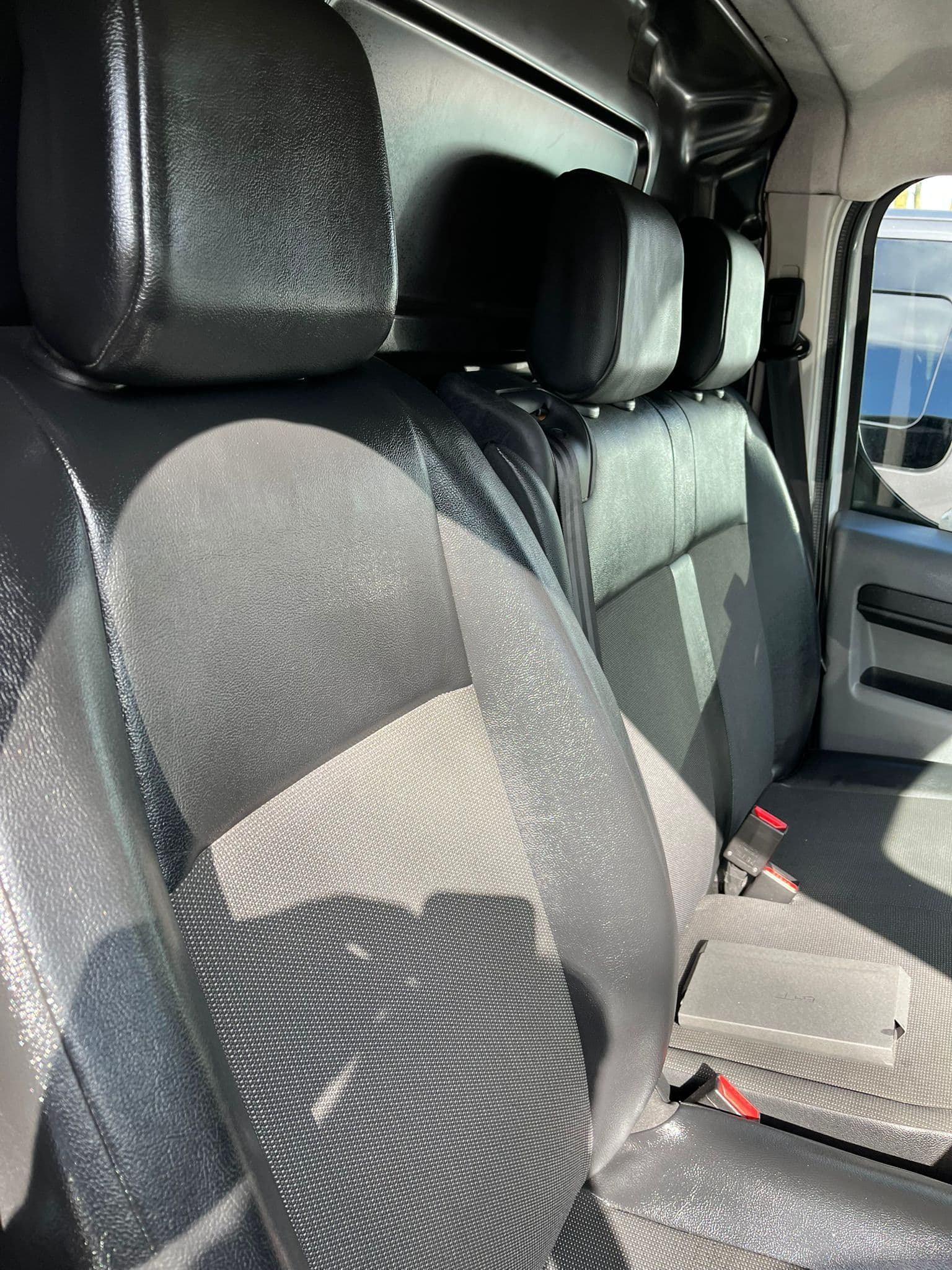 Vehicle image 17 of 24