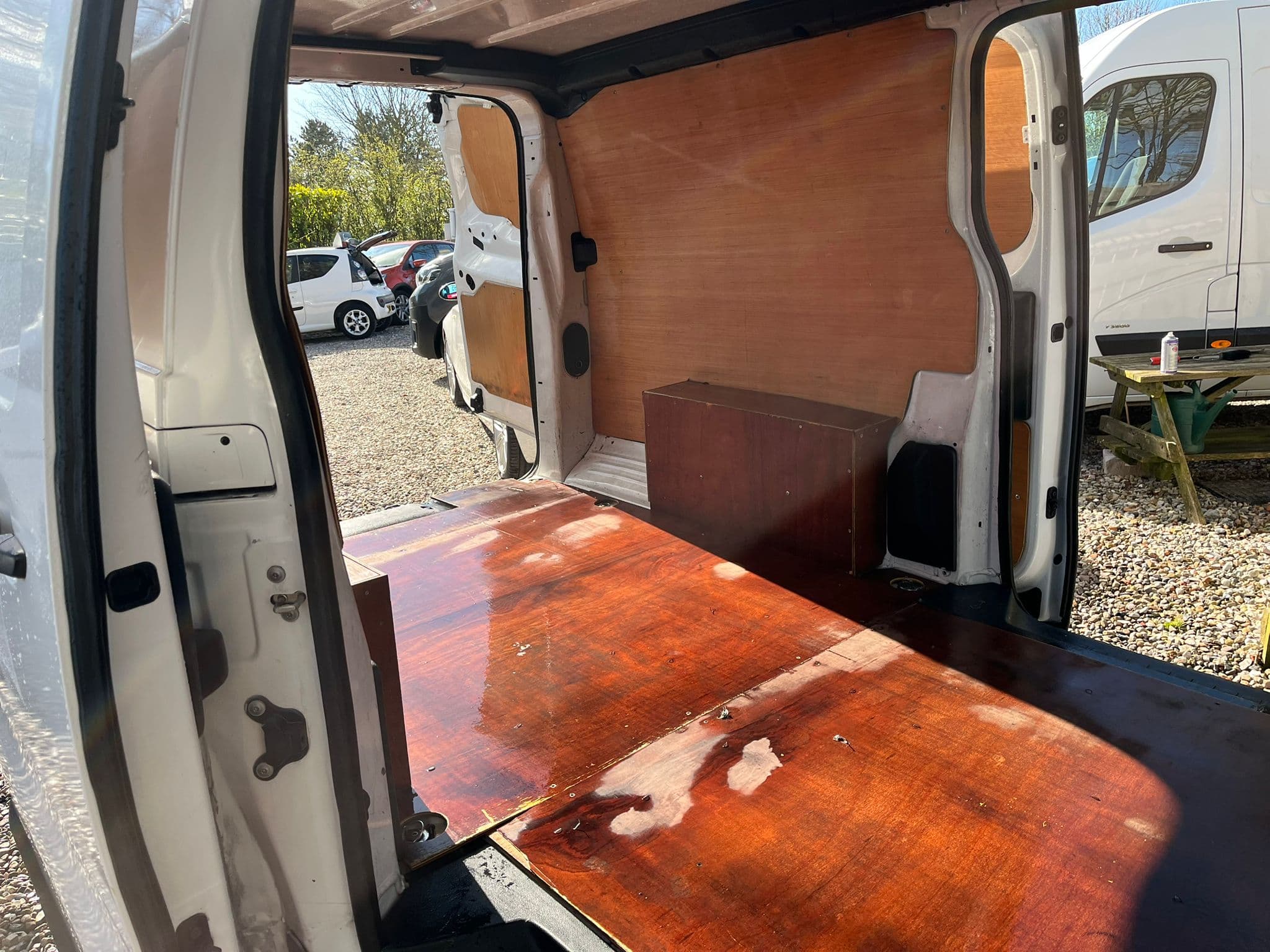 Vehicle image 21 of 24