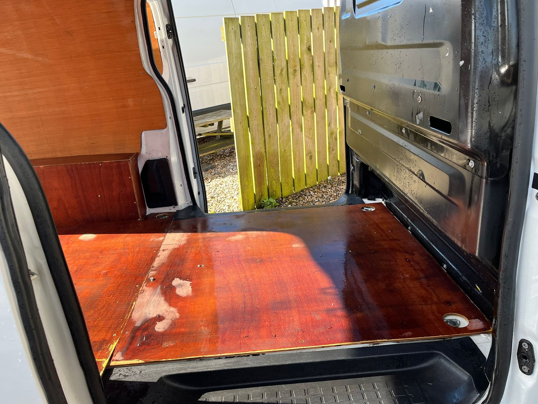 Vehicle image 22 of 24